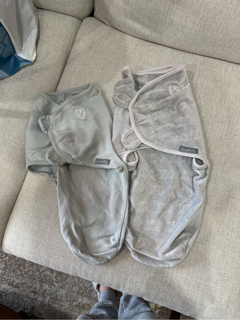SwaddleMe Cream/Gray Infant Swaddle - SM/MD